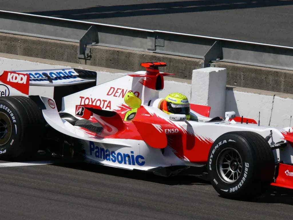 関越道を爆走する騎手E・T。