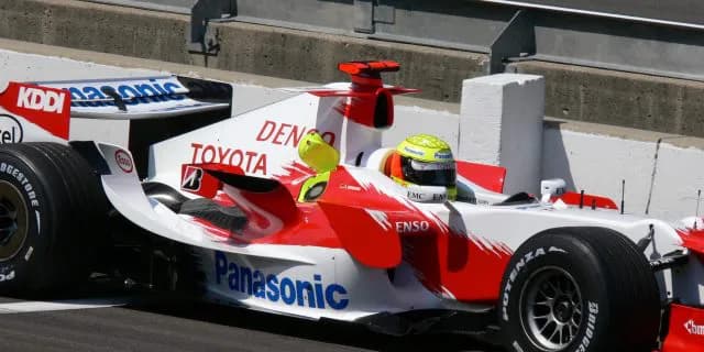 関越道を爆走する騎手E・T。