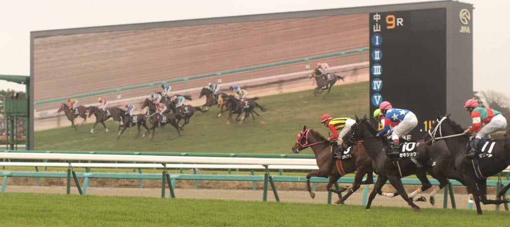 今では当たり前の在宅投票システム。次なる改革が望まれる