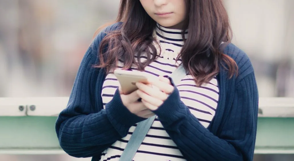 皆さんはレースのオッズなどは外にいる時何で見ますか？