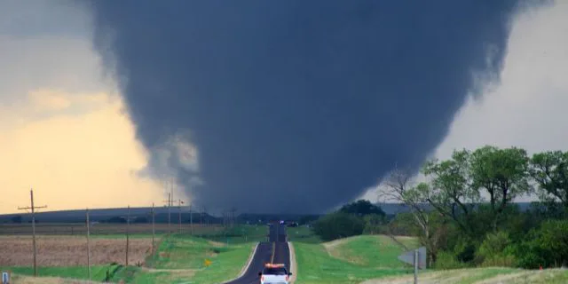 【目黒記念2016予想】28年優勝なしの牝馬が一番人気で波乱必至か！？