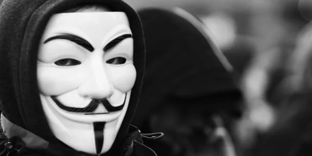 競馬好き芸人は誰が一番馬券上手？