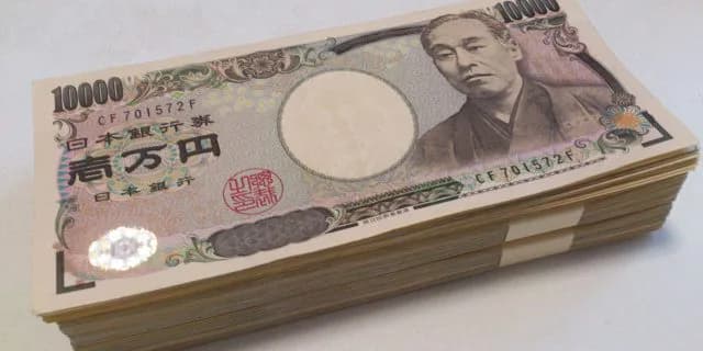 1度でいいから帯封を3束くらいあててみたい