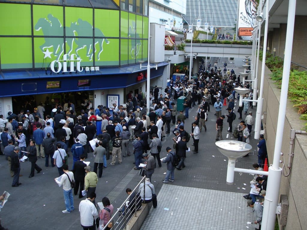 成人年齢を18歳に引き下げ決定も、馬券購入は現状維持で未成年から20歳未満禁止へ