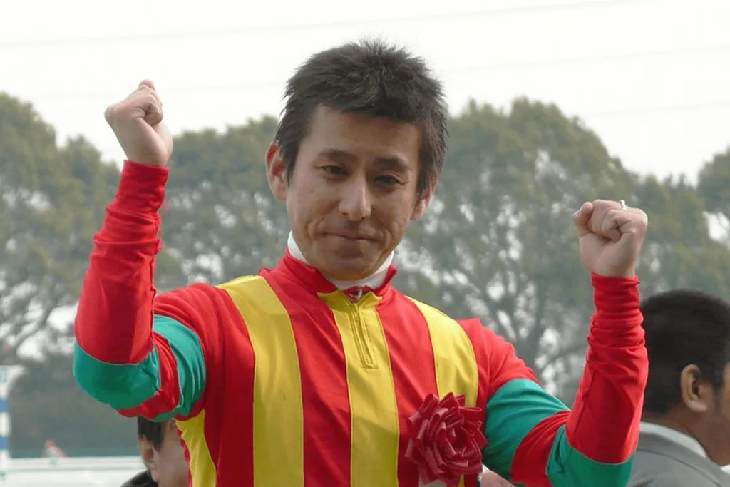 四位洋文騎手、29日に阪神で引退式。3月から調教師に