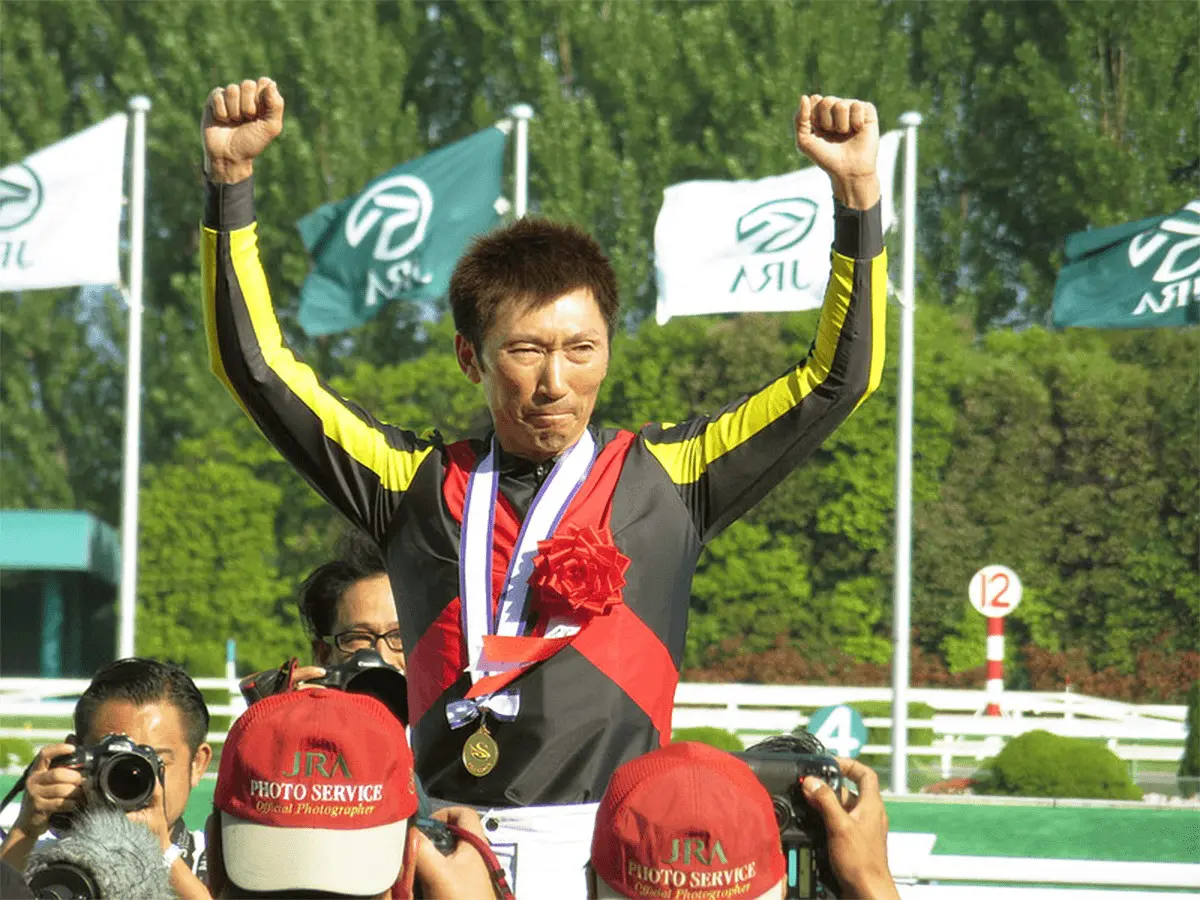 蛯名正義騎手、ラストデ－に2勝。34年の騎手生活に別れ