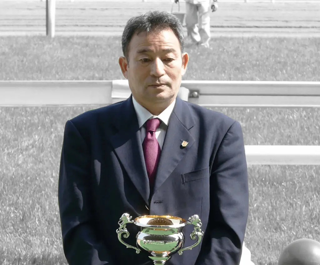 “ファイター”南井師、JRA通算400勝達成！