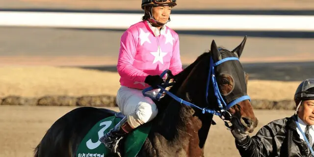 2017年の中山金杯覇者ツクバアズマオーが死亡