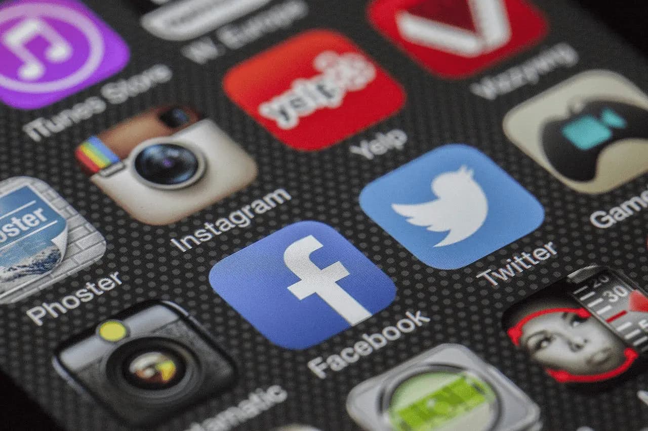 日本ダービー(2022)のサインは“冨樫義博のTwitterアカウント開設”！推奨馬1頭は？