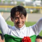 【JRA】浜中俊騎手が京都3Rで落馬負傷、左肩・左手首・左足親指を骨折し年内休養へ