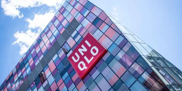 【サイン】客離れ懸念のユニクロがルメールとコラボ