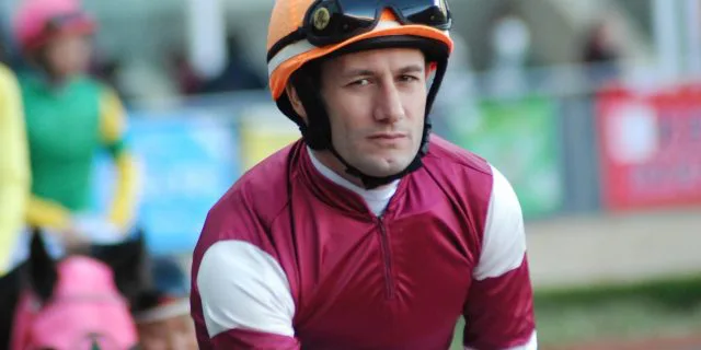 【ニュージーランドT予想2022】有力馬達と差のない競馬をしたデルマグレムリン!M.デムーロとのコンビで追い込み一閃期待