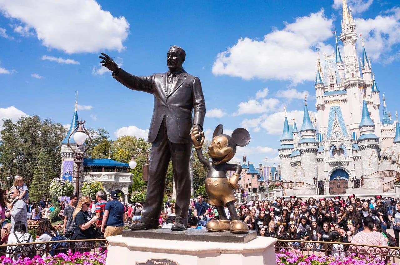 JRA中京記念(2020)のサインは“東京ディズニーランド”!推奨サイン馬1頭とは?