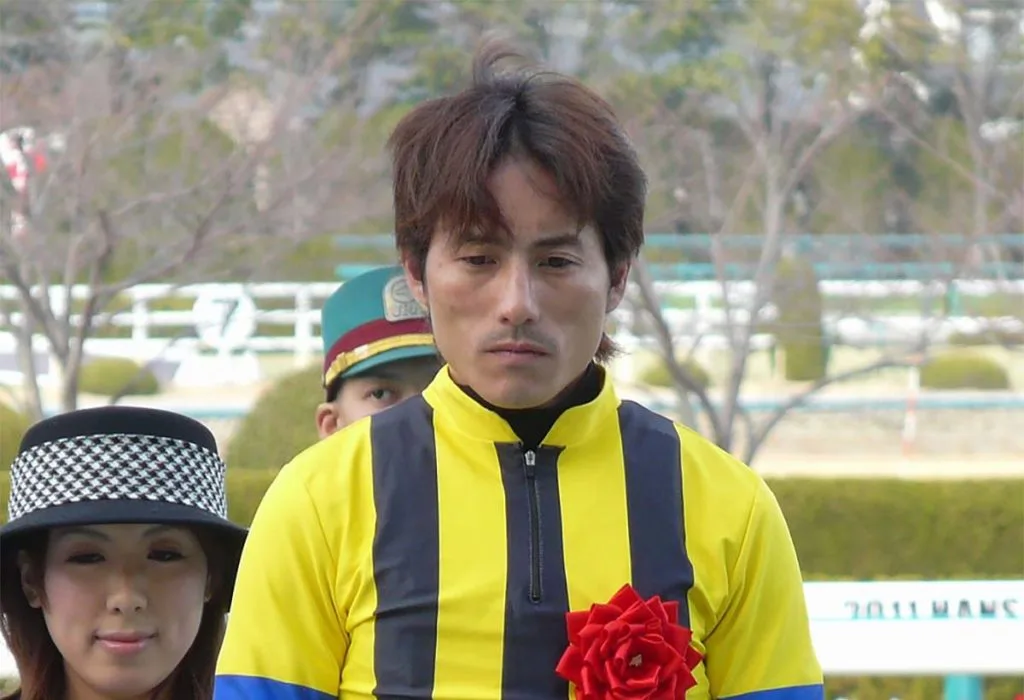 JRA吉田豊騎手、落馬負傷で外傷性頚部症候群。騎乗馬リゼバーミリオンは予後不良