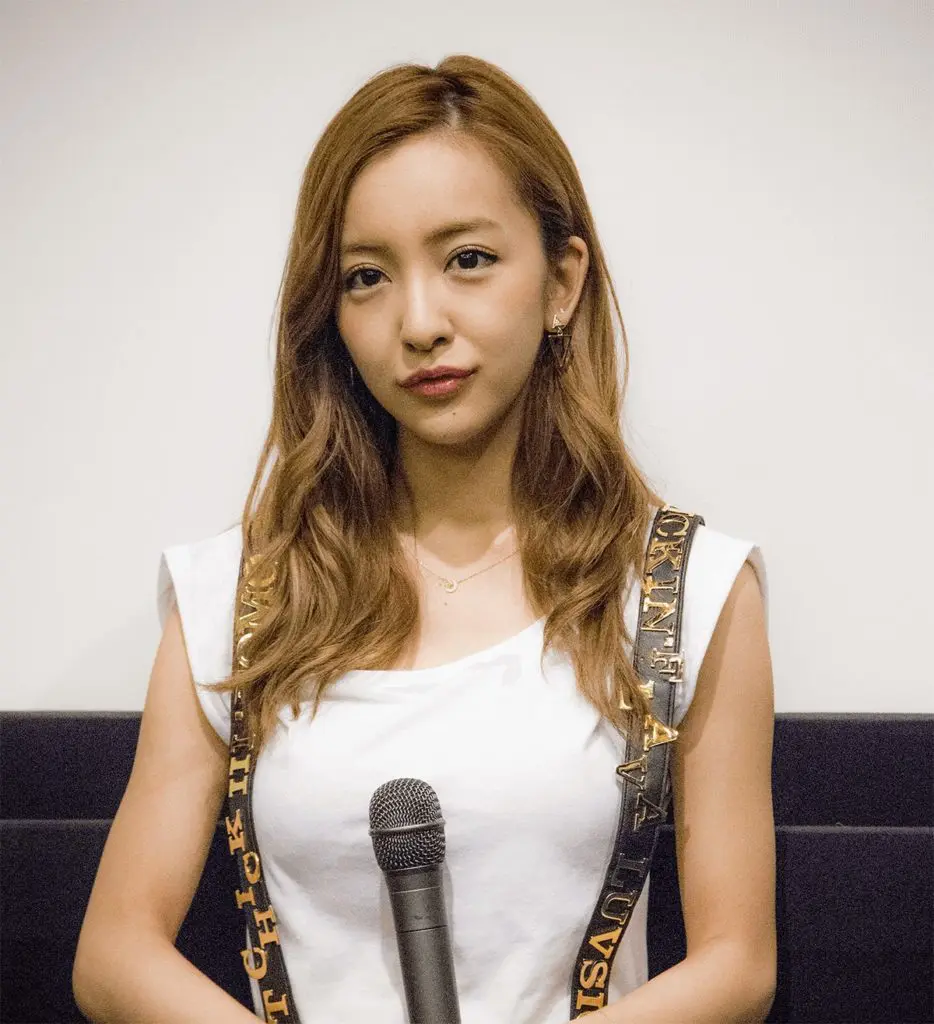 シンザン記念(2021)のサインは“元AKBの板野友美&ヤクルト高橋投手の電撃結婚”!推奨穴馬2頭とは?