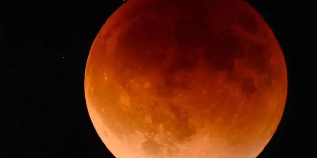 JRAエリザベス女王杯(2022)のサインは“皆既月食”!推奨穴馬1頭とは?